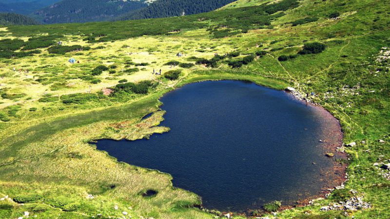Озеро Несамовите
